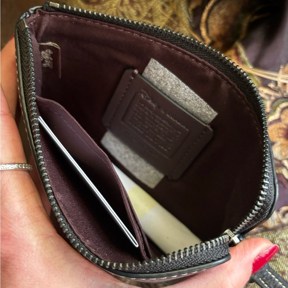 LAST ONE❤️‍🔥Authentic COACH Disney Wink Mickey leather zip around wristlet - Picture 5 of 8